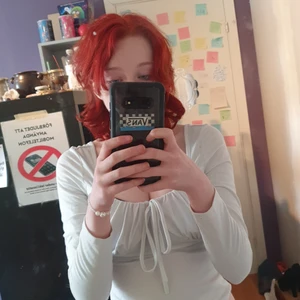 White long sleeve shirt - Använd i ungefär 3 månader. För liten över större bröst.