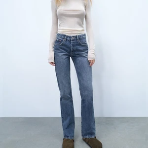 Mid rise jeans,zara - Knappt använda pga för stora. I storlek 40 men passar till dem som har strl 38 också. Trendiga mid rise jeans