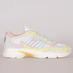 Adidas sneakers pastell - Adidas sneakers i pastellfärger. Använda extremt sparsamt, kanske max 5-6 ggr då de är precis för små för mig. Utsålda i damstorlekar vad jag sett. Passar 39/40.