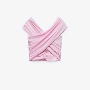 Topp - Jättefin sommartopp från zara i storlek S. Helt ny och aldrig använd. Fler bilder kan skickas privat💕 