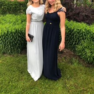 Balklänning  - Säljer denna ljusblåa balklänning, använd endast en gång. Säljer då den inte passar längre. Skriv privat om ni vill köpa💗