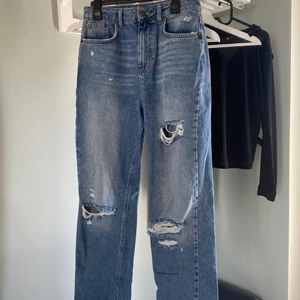 Jeans från NA-KD, stl 36 - Fint skick, använda ett par gånger