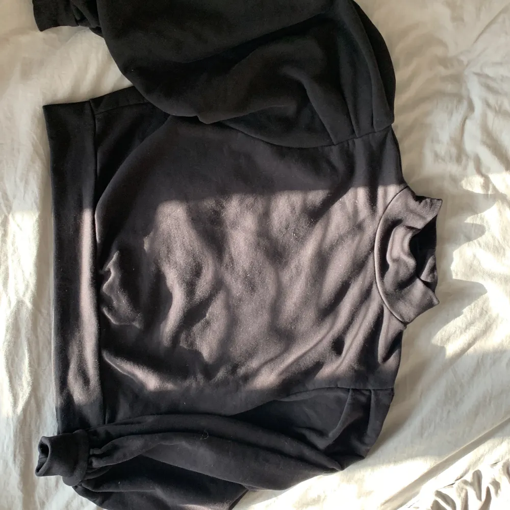 Size L. Lindex. black jumper.  I used one time. . Tröjor & Koftor.