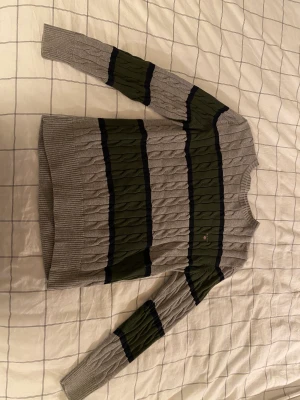 Gant stickad tröja  - Väldigt fint skick
