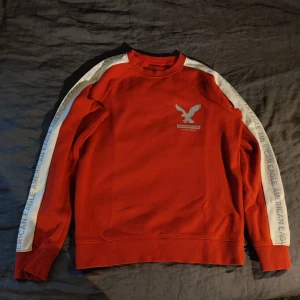 Amarican Eagle tröja med reflex - Inga hål eller fläckar. Använt flitigt Hör av dig om du har frågor