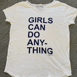 Zadig Voltaire T-shirt  - Zadig Voltaire T-shirt i fint skick, storlek xs💕