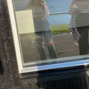 Jeans Gina tricot  - Blåa jeans från Gina tricot, storlek 36. Jag är ca 170 och dom sitter bra i längden 