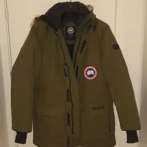 Canada goose arctic program  - Hej. Säljer min jacka då jag inte passar i den längre.  Köp ny för 16000kr. 