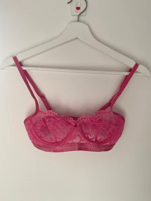 Bh - endast provad! - Snygg bh från lounge som endast är provad. Säljer pga av fel storlek! 