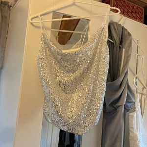 Topp - Helt ny super snygg festtopp 