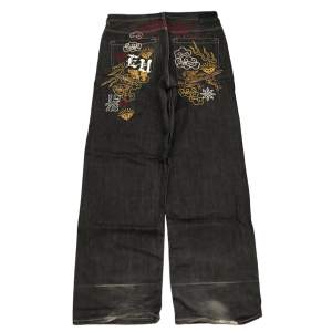 Ovanliga vintage baggy jeans från 90-tals märket Ecko. Massa brodyr. Storlek 36x34. 