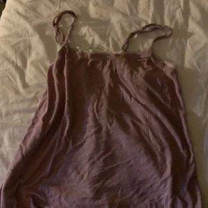 linne - inga defekter fin tröja med blommkanter xxs