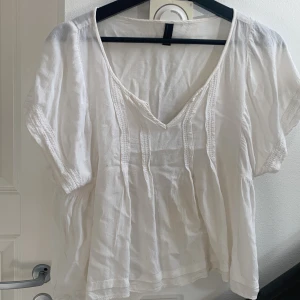 Blus - Frakt tillkommer!🌸