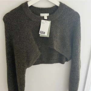 Topp  - Söt topp/kofta från hm!! Aldrig använd💚💚💚