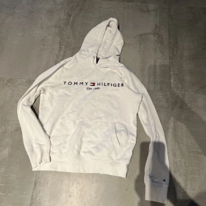 hoddie  - hoodie som inte kommer till användning längre🧡