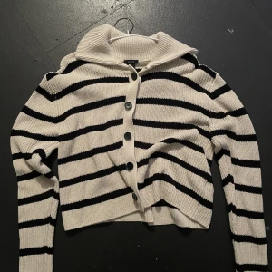 Randig kofta - En randig populär kofta, super skön! 