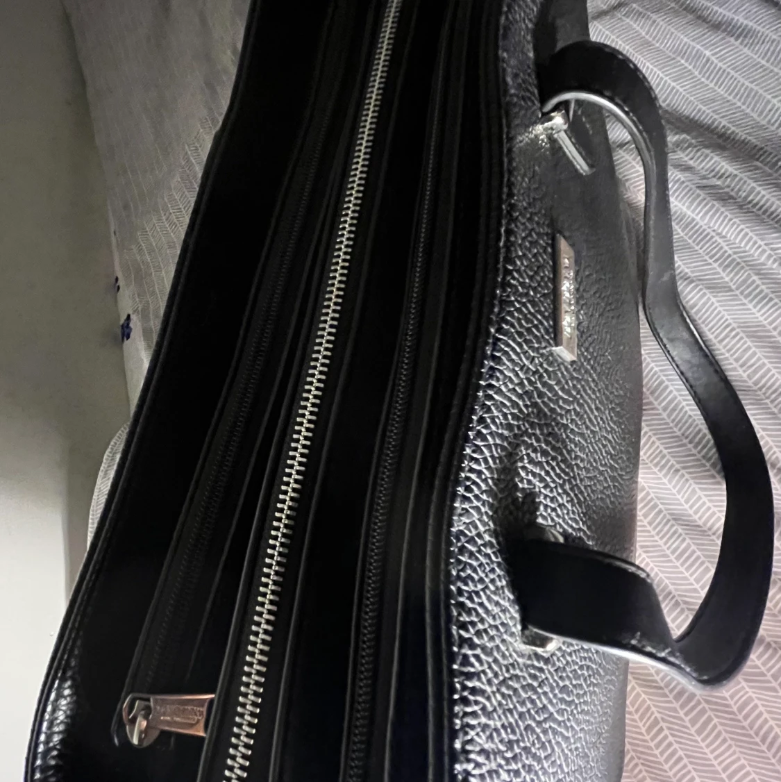 Svart handväska  - 91