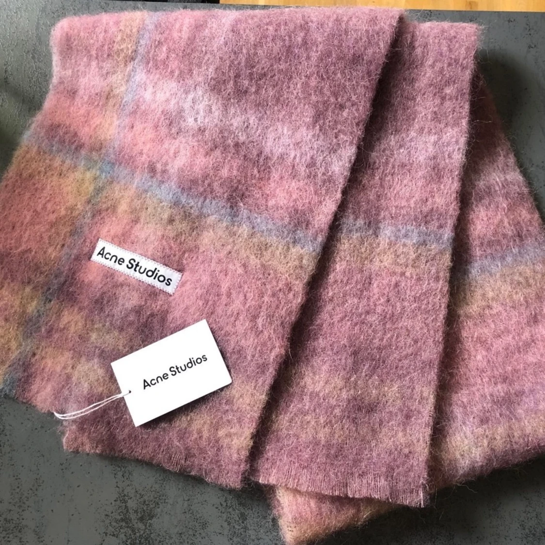 NY! Acne studios Halsduk 