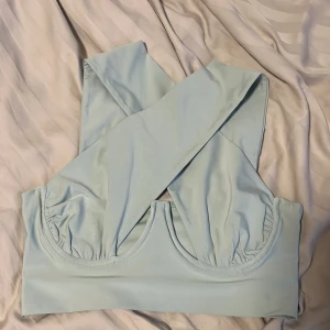 Shein - Säljer topp från SHEIN, som inte kommer använda längre💕