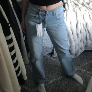 Zara jeans - Så snygga oanvända jeans från zara❤️Lågmidjade!😊 Köptes för 450 