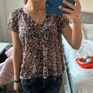 Zadig topp!!  - Säljer denna topp från Zadig!! Superfint skick💗