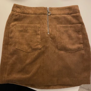 Sammet-kjol XS - I fint skick! Bara använd 1 gång. 