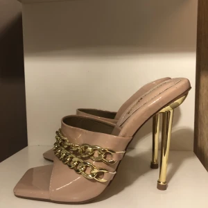 Skit snygga klackar använt dom tre gånger typ  - Snygga klackar men har slutat använda dom