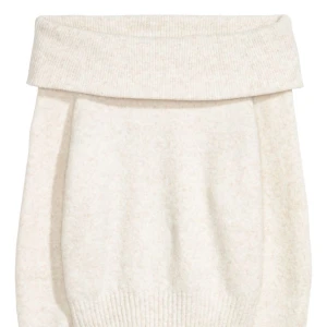 Stickad tröja  - VIT stickad off shoulder tröja Ny och använd en gång (den är vit ist!!!) ❗️FORTSÄTT BUDA PRIVAT❗️ (vinnaren svarar ej) 