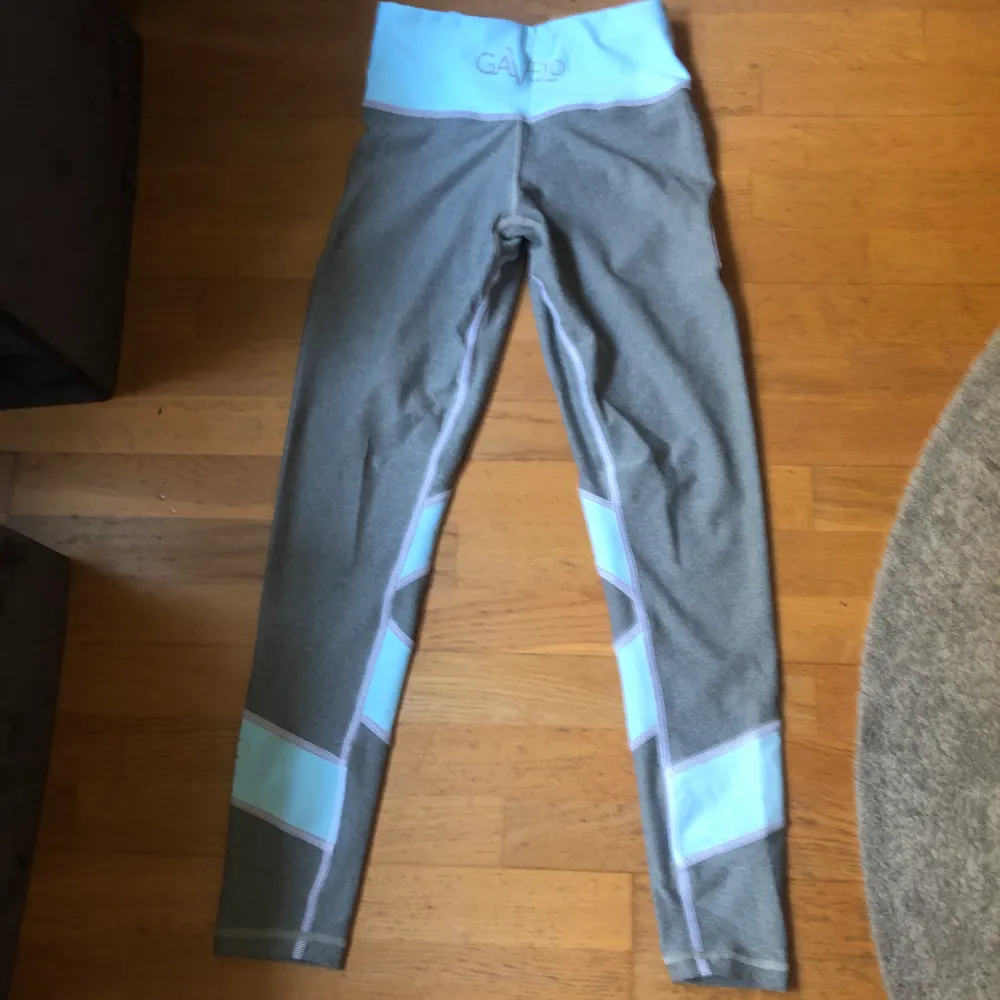 Nya tights från Gavelo. Stl S. Snygg och skön passform. Sitter perfekt baktill då de är sydda med en söm. Lite högre i midjan.. Farkut & Housut.