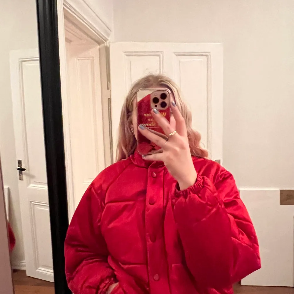 Cosy red puffer jacket from Topshop. Size EU 38/UK 10. Perfect condition. . Jackor.