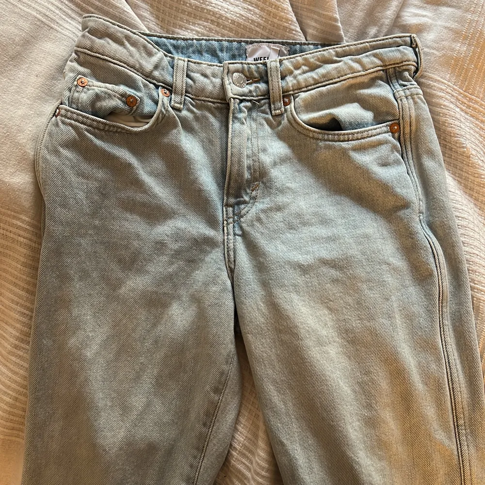 Weekday jeans i storlek 26. Jeans & Byxor.