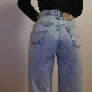 501 jeans från Levi's som är stentvättade. Köpta här på plick för något år sedan men aldrig använda av mig. Storlek är W31 L32