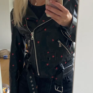 Jacka - Köpt på Ida Carlssons bloppis men är från Nakd.❤️❤️