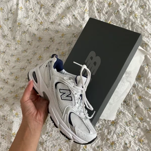 New balance 530 - Oanvända new balance 530 i storlek 37, säljer då dom var för stora för mig☹️