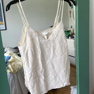 Linne h&m - Så så så så fint, men blivit för litet :( Sparsamt använt, i bra skick Världens finaste sommarlinne