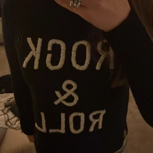 Zadig tröja  - Skit snygg Zadig tröja köpt förra året säljer pga för liten älskar verkligen denna tröja köpte för runt 1000 lite mer 