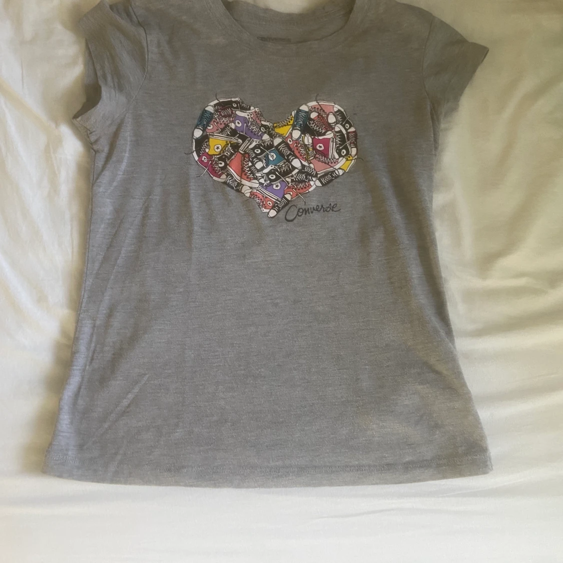 Grå t-shirt med tryck