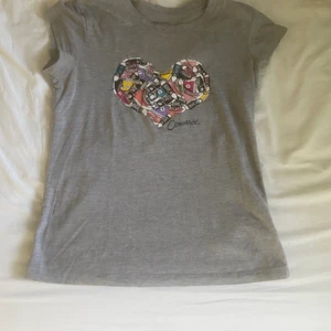 Grå t-shirt med tryck - Hyfsat skick, Converse tryck på framsida 