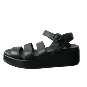 Sandaler från Camper - Svarta sandaler i skinn från Camper. Storlek 39