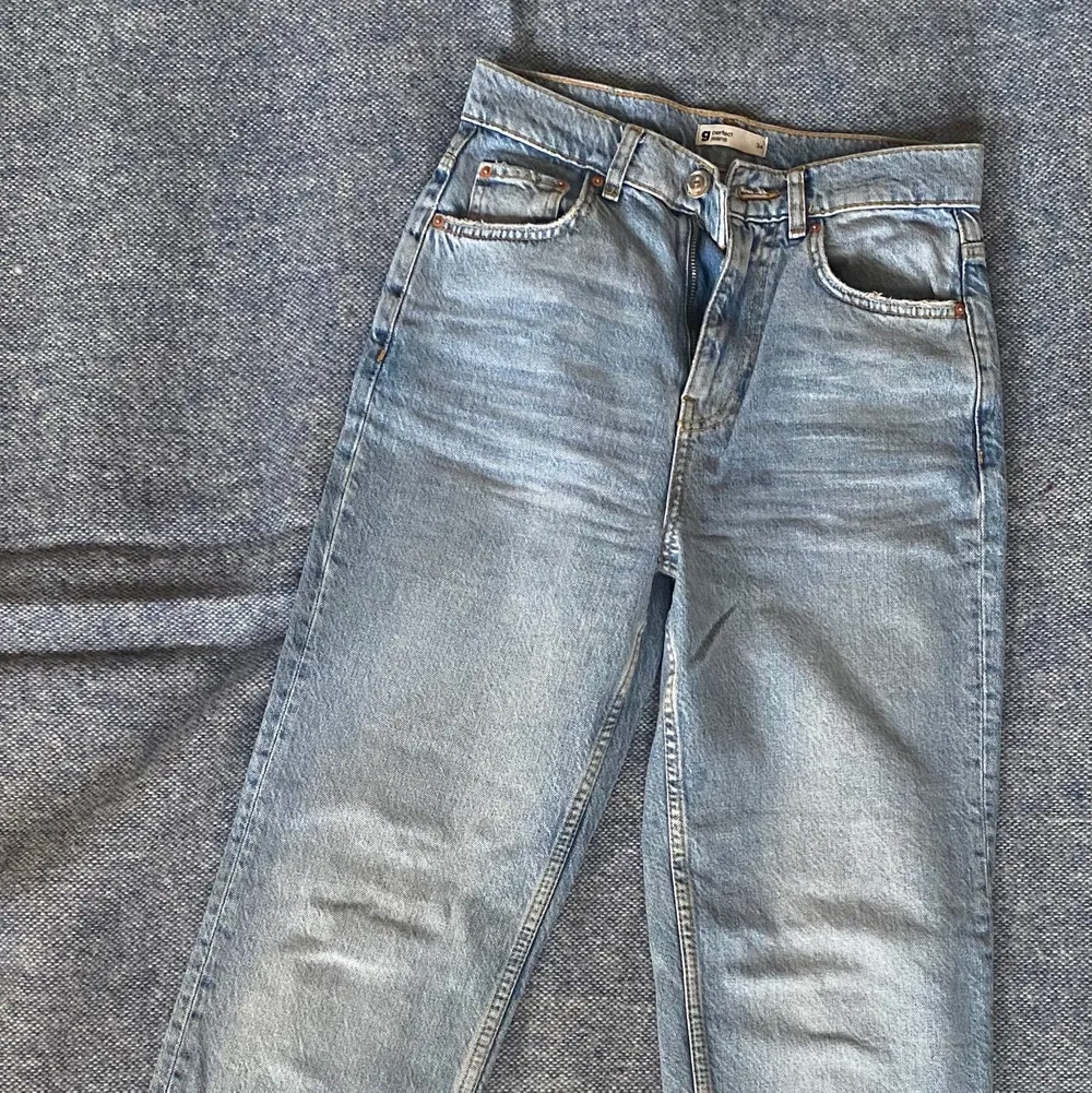 Brand new Gina tricot straight jeans in 34 size!)). Jeans & Byxor.