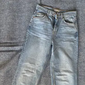 Brand new Gina tricot straight jeans in 34 size!))