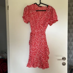 Känning shein - Ny klänning från Shein. Luftigt tyg