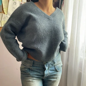 Blue v-neck sweater  - Size - M/L, Condition- excellent, Style - woollen v-neck blue sweater. Perfect for autumn!! 