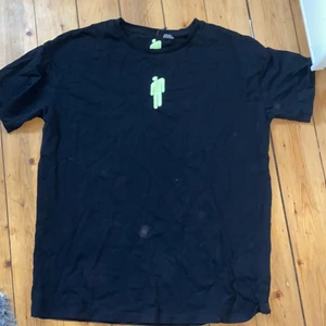 Oversised  - Tröja fårn hm som aldrig är använd! Text på ryggen och tryck fram❤️stor i storleken❤️