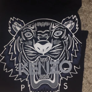 Kenzo - Hej säljer min kenzo t-shirt i bra skicka 