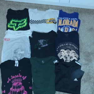 T-shirt - Styck pris 20kr. Alla för 150kr Köparen står för frakten. Kom privat för mer bilder