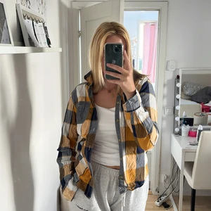 Rutig skjorta - Secondhand skjorta köpt för några år sedan som inte kommer till användning. 