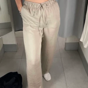 Satin byxor - Köpa förra året men knappt använda