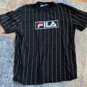 Fila t-shirt - Fila t-shirt, storlek S, nyskick