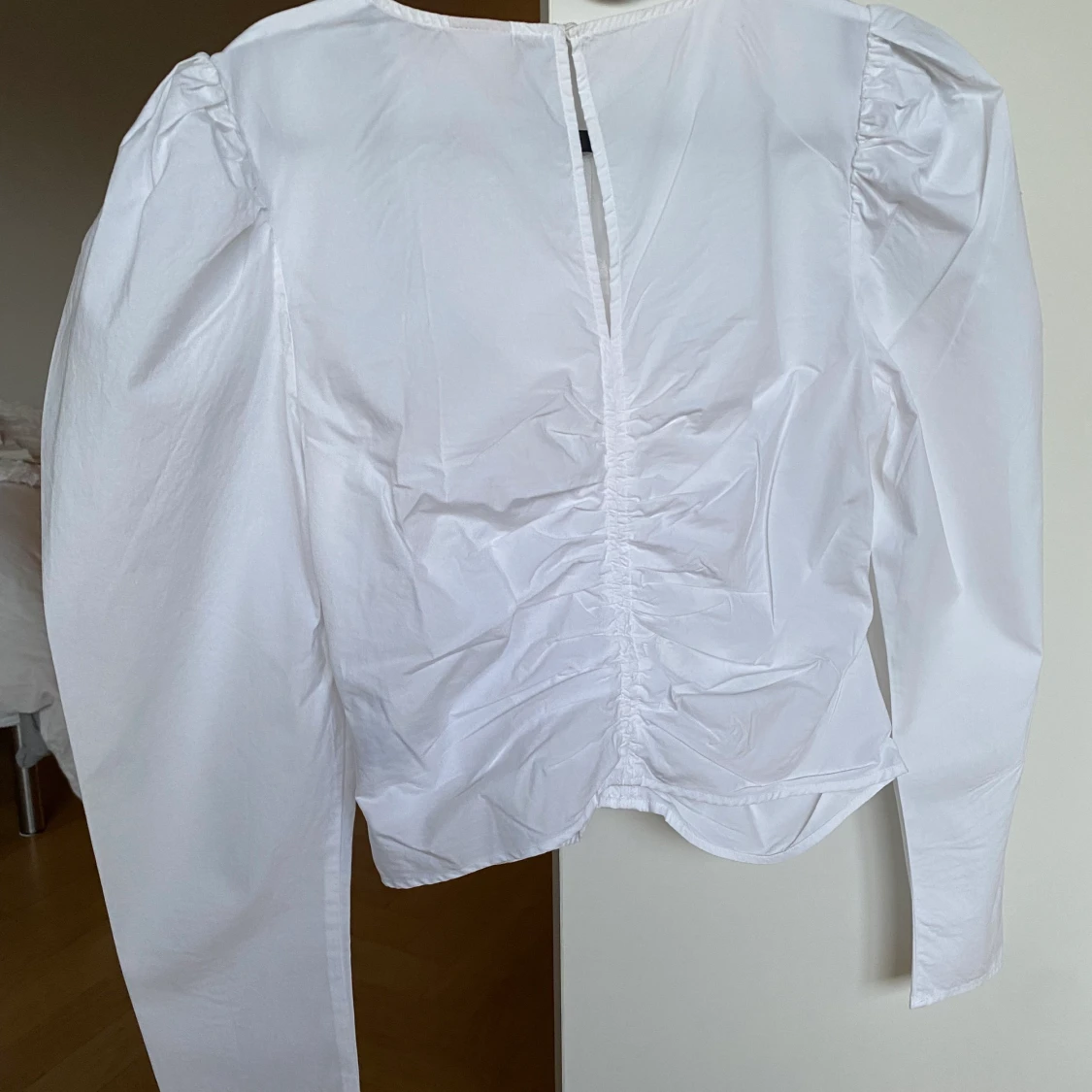 Vit draperad topp H&M trend - 91